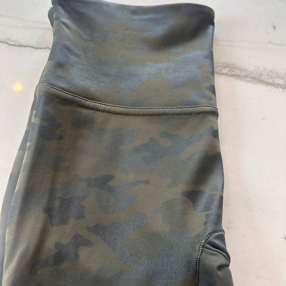 Spanx Women's Faux Leather Camo Leggings Camouflage High-Waisted Leggings Medium - Picture 8 of 9
